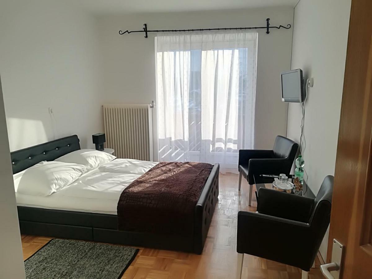 Privatzimmer Dimitrova أليتشيسبيرغ المظهر الخارجي الصورة